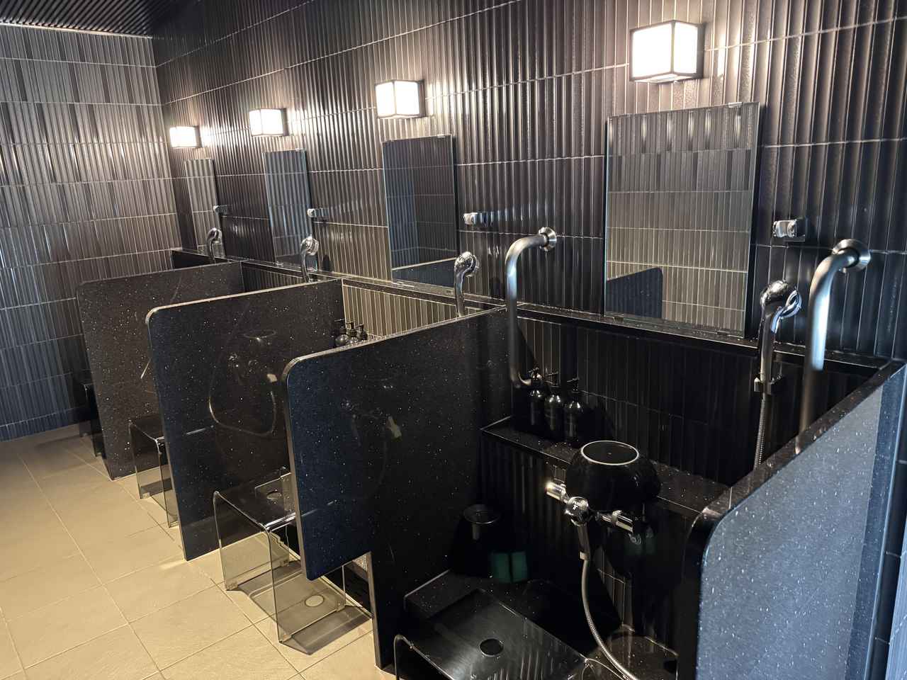 画像: 男性用の浴室