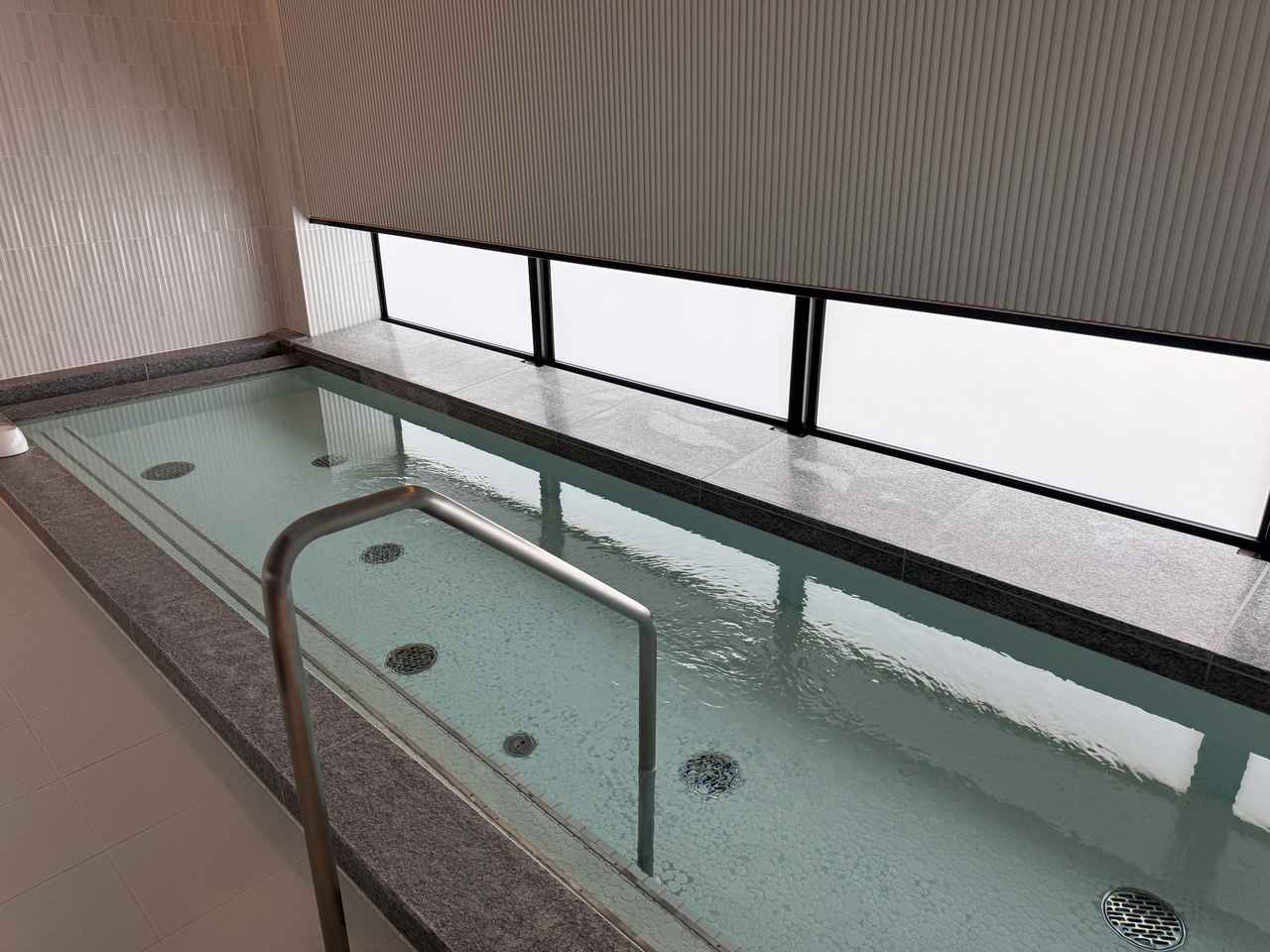 画像: 黒と白の美意識！宿泊者専用のスタイリッシュな大浴場