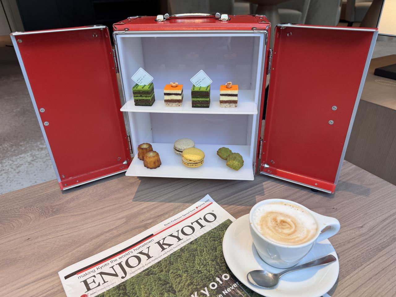 画像: アフタヌーントランク（＊写真は2名分）