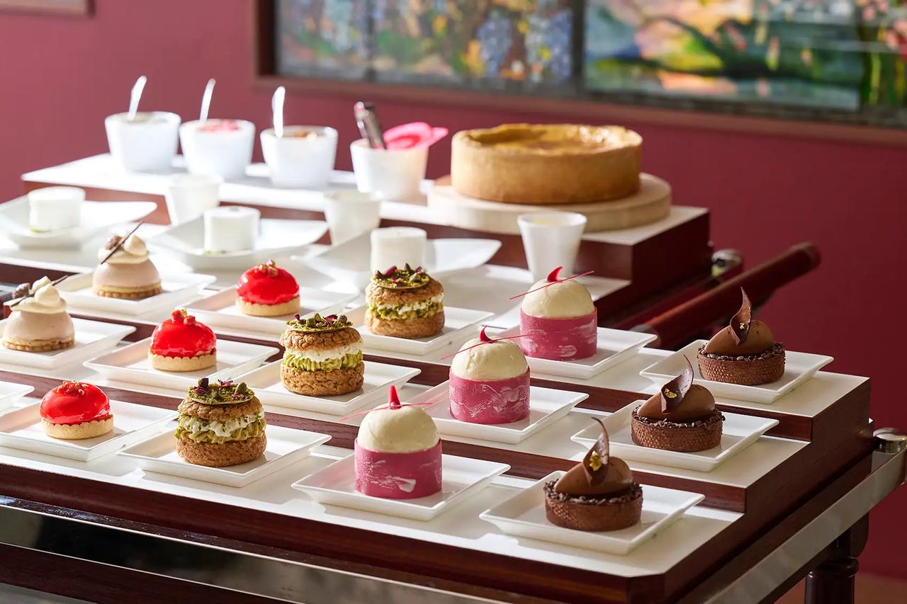 画像: シャリオデセール ー ワゴンに並ぶ⾄⾼のデセールコレクション ー