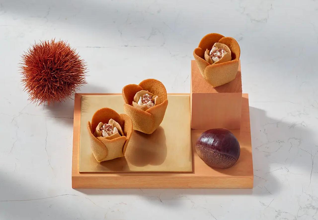 画像: “甘くて香ばしいスイーツの花屋”という世界観