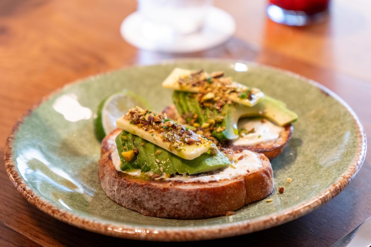 画像2: 季節のランチプレートは彩り豊かでヘルシー。体にやさしい時間を実感