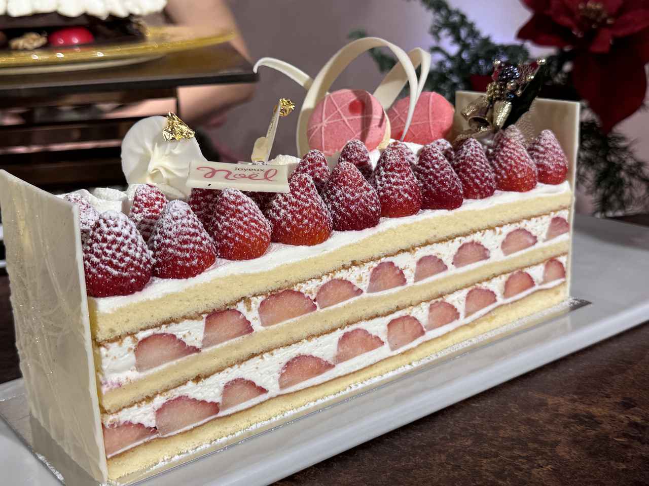 画像: 『あまおう苺のショートケーキ』 12,000円(25cm×8.5㎝ 高さ7㎝) ハーフ 7,000円(12.5㎝×8.5㎝ 高さ7㎝)