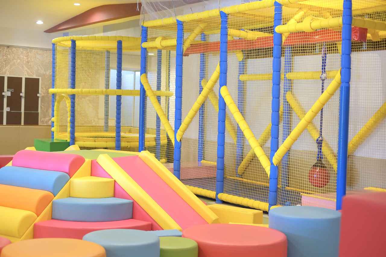 画像: キッズコーナー(トランポリン)