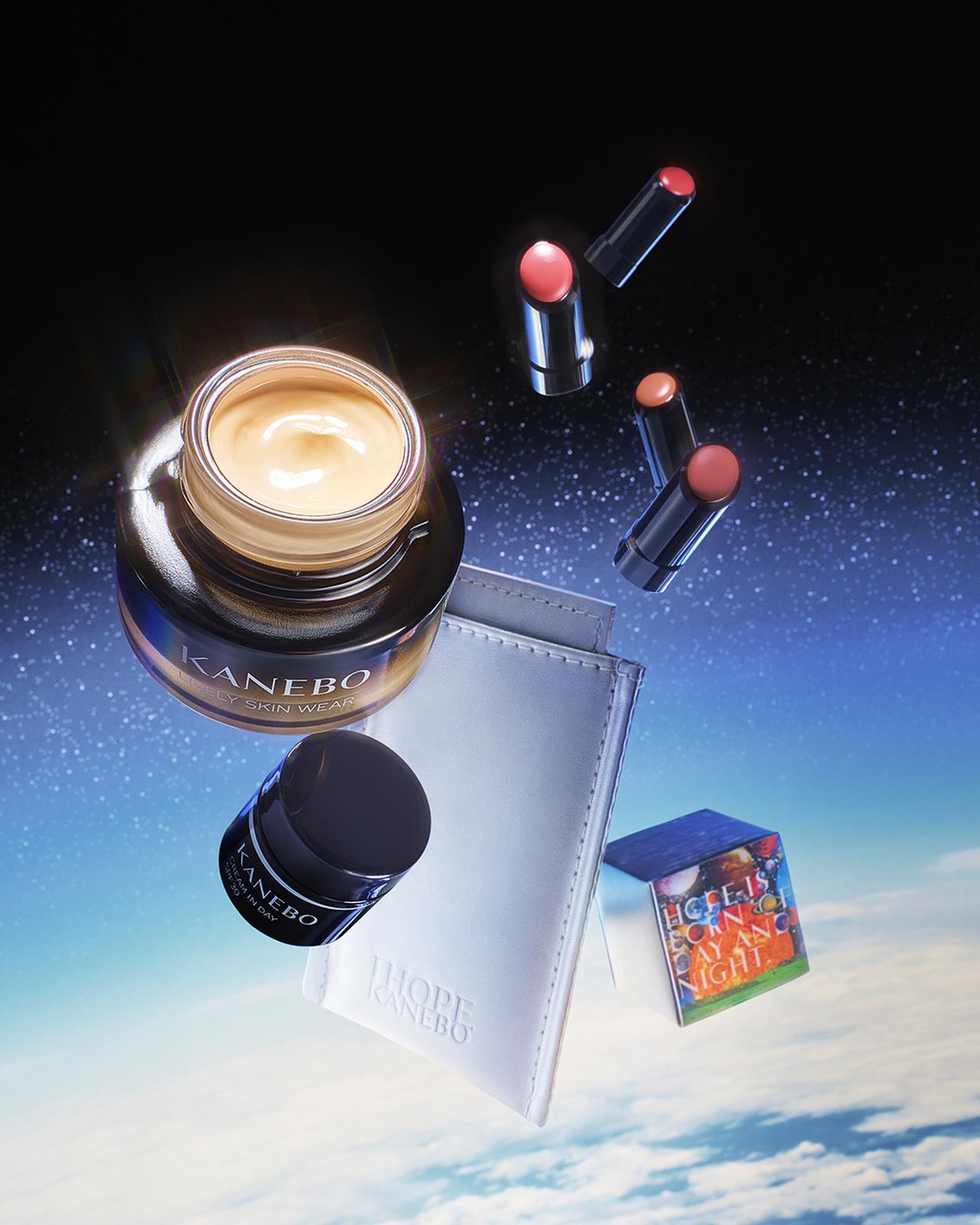 画像: 「カネボウ ライブリースキン ウェアⅡ スペシャルセット」 ●価格:12,100円(税込) ●発売日:2025年11月7日(金)