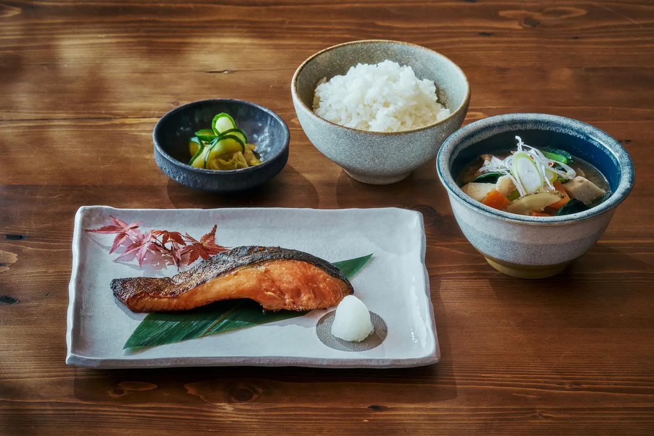 画像: 【モーニング】※土・日・祝日のみの提供 ・モーニングセット／焼き魚御膳・モーニングカレー：2,500円（税込） ダッチベイビーセット:1,600円（税込）