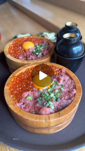 画像: 焼うお いし川【公式】 on Instagram: "焼うおいし川の中落ちいくら丼__ 鮨屋が始めた「肉を焼かない焼肉」寿司屋が目利きした最上級の刺身を職人がお客様の目の前で炙り、最高のタイミングでご提供いたします。築地発祥「元祖焼うお」。ぜひ、至高の逸品をお召し上がりください。@yakiuo.ishikawa_official他の人気投稿はこちらから!フォローして最新情報をチェック! _#焼うおいし川 #焼うおいし川六本木凛華楼 #焼うおいし川築地 #焼うおいし川名古屋 #東京焼肉 #六本木グルメ #築地グルメ #六本木ディナー #築地ディナー #築地ランチ #焼うお #名古屋グルメ #名古屋ディナー #海鮮丼"