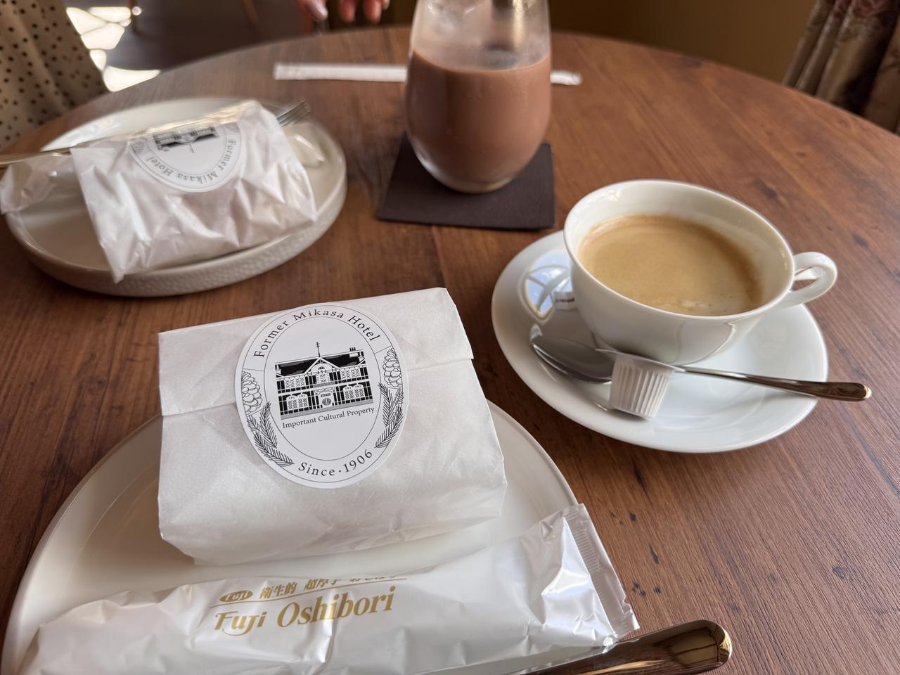 画像: 旧三笠ホテルオリジナルブレンド珈琲 800円 ココア(アイス)800円