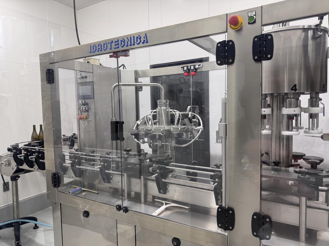 画像: ボトリング