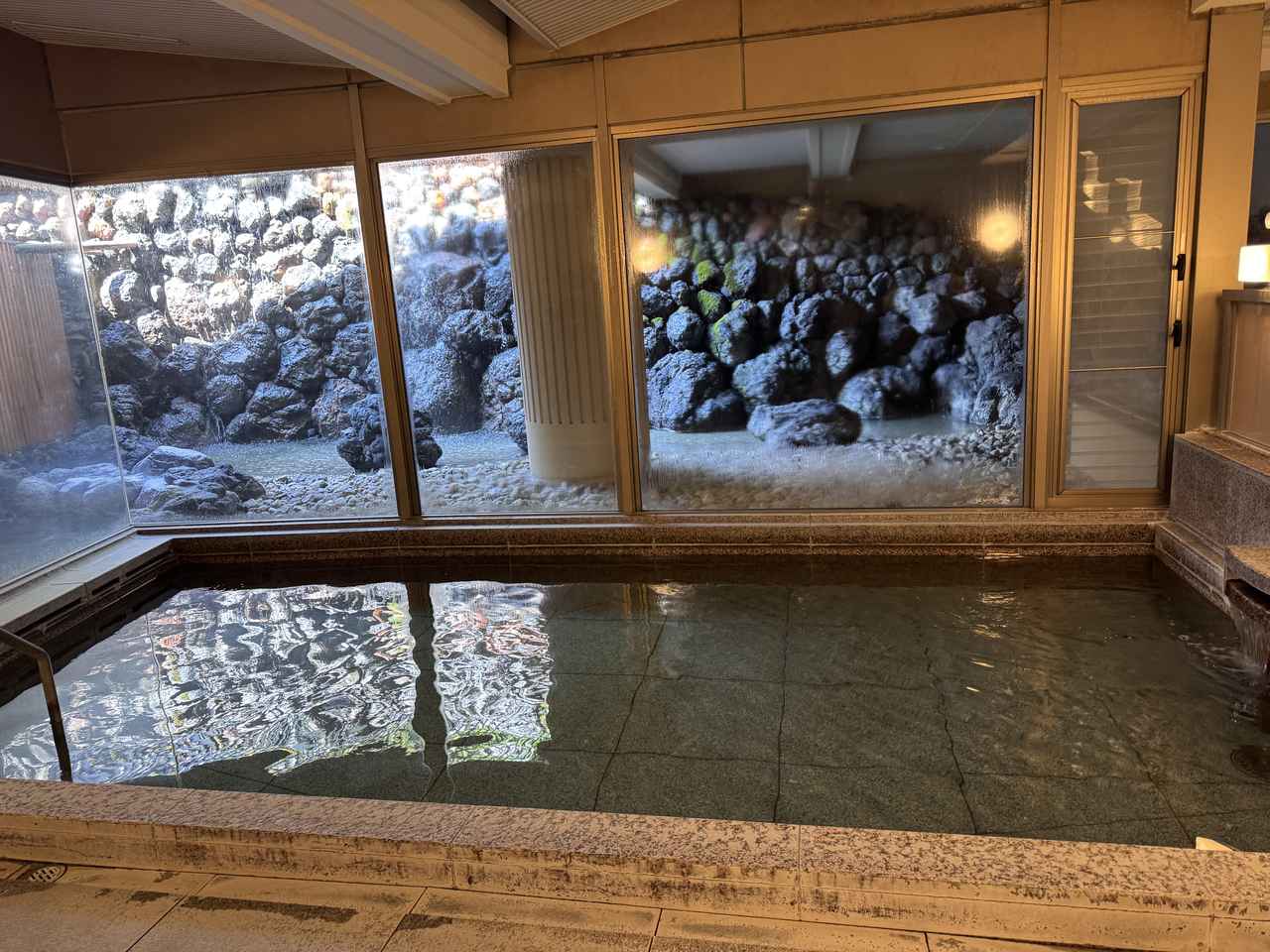 画像: 大浴場「古瀬温泉」