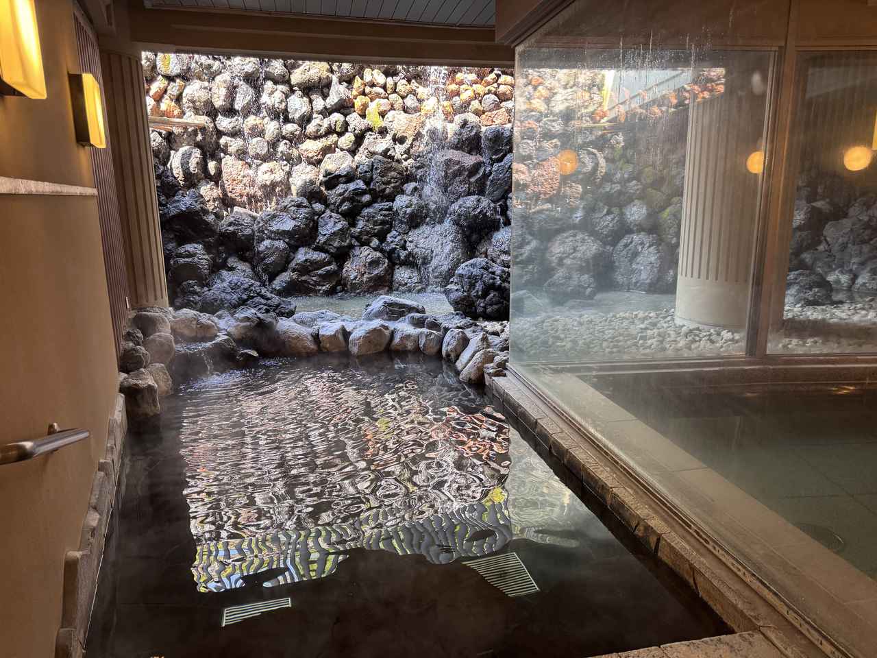 画像: 露天風呂