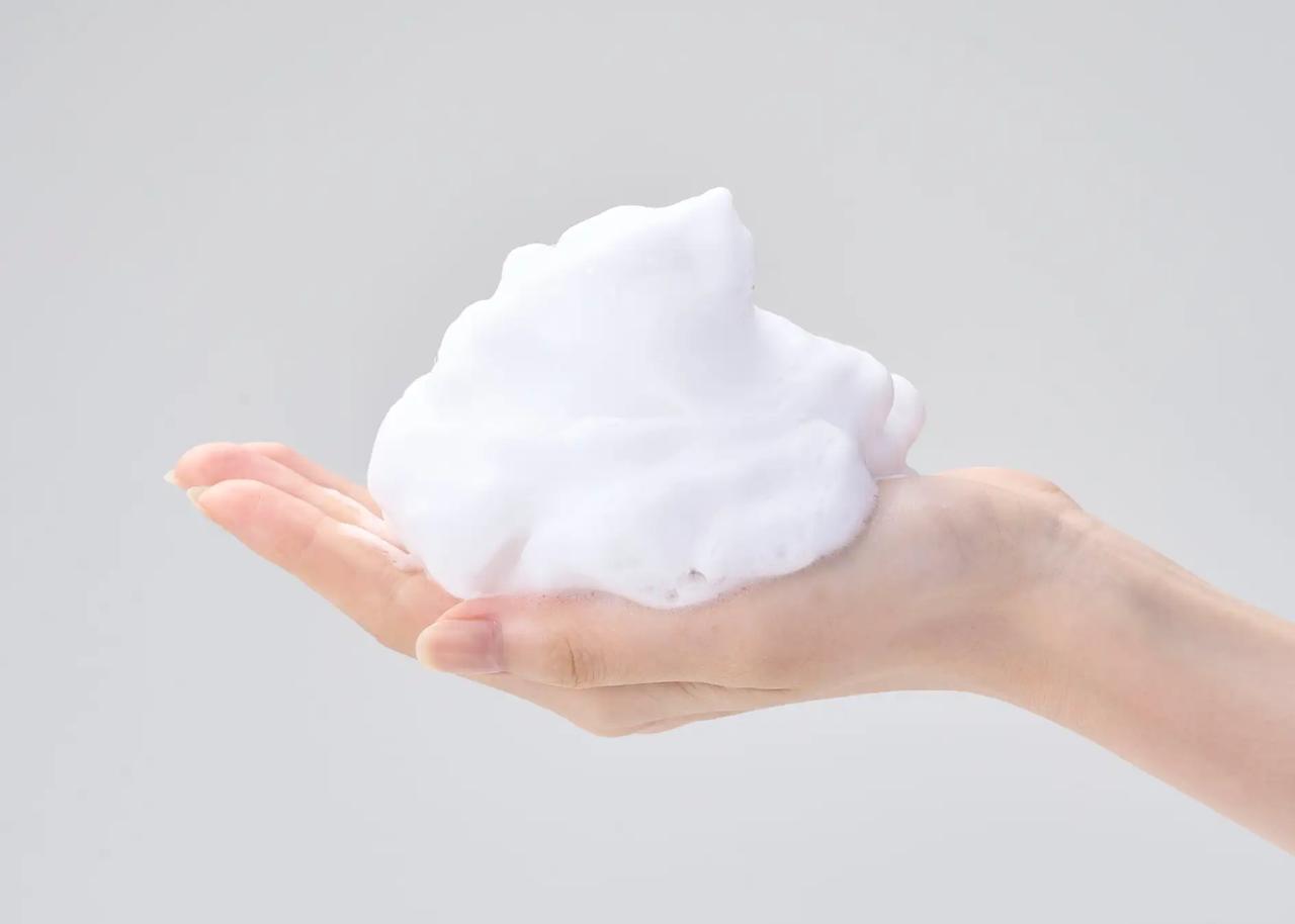 画像2: 美容液レベルの成分で、全身をうるおいヴェールで包み込む