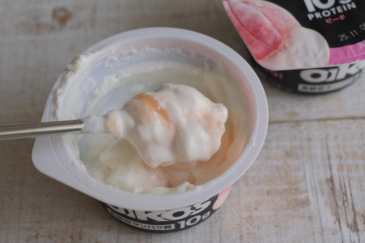 画像: 甘酸っぱいピーチソースとクリーミーで濃密なヨーグルトの相性抜群◎定番商品の仲間入りということで嬉しい♡オイコスファンにもピーチファンにもおすすめですよ！！