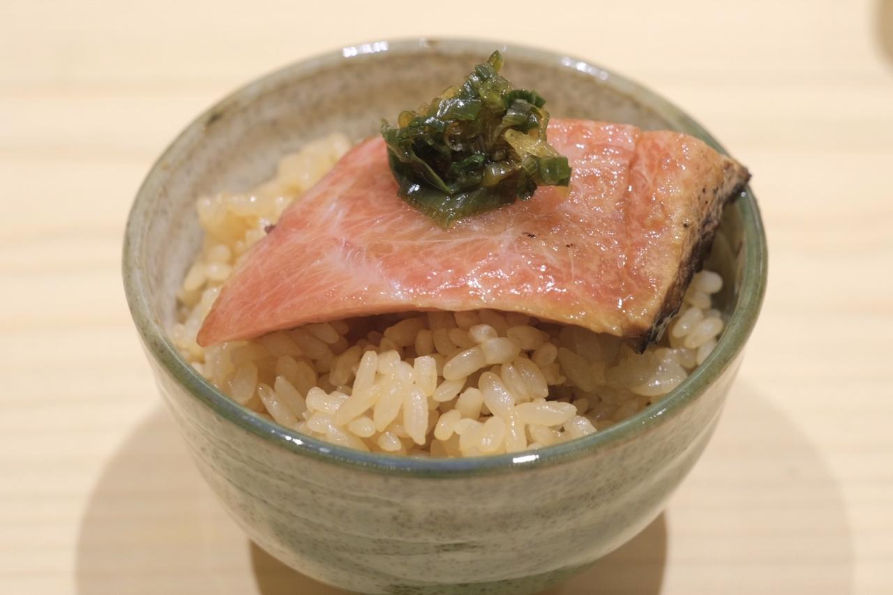 画像: 特上カルビを丼で