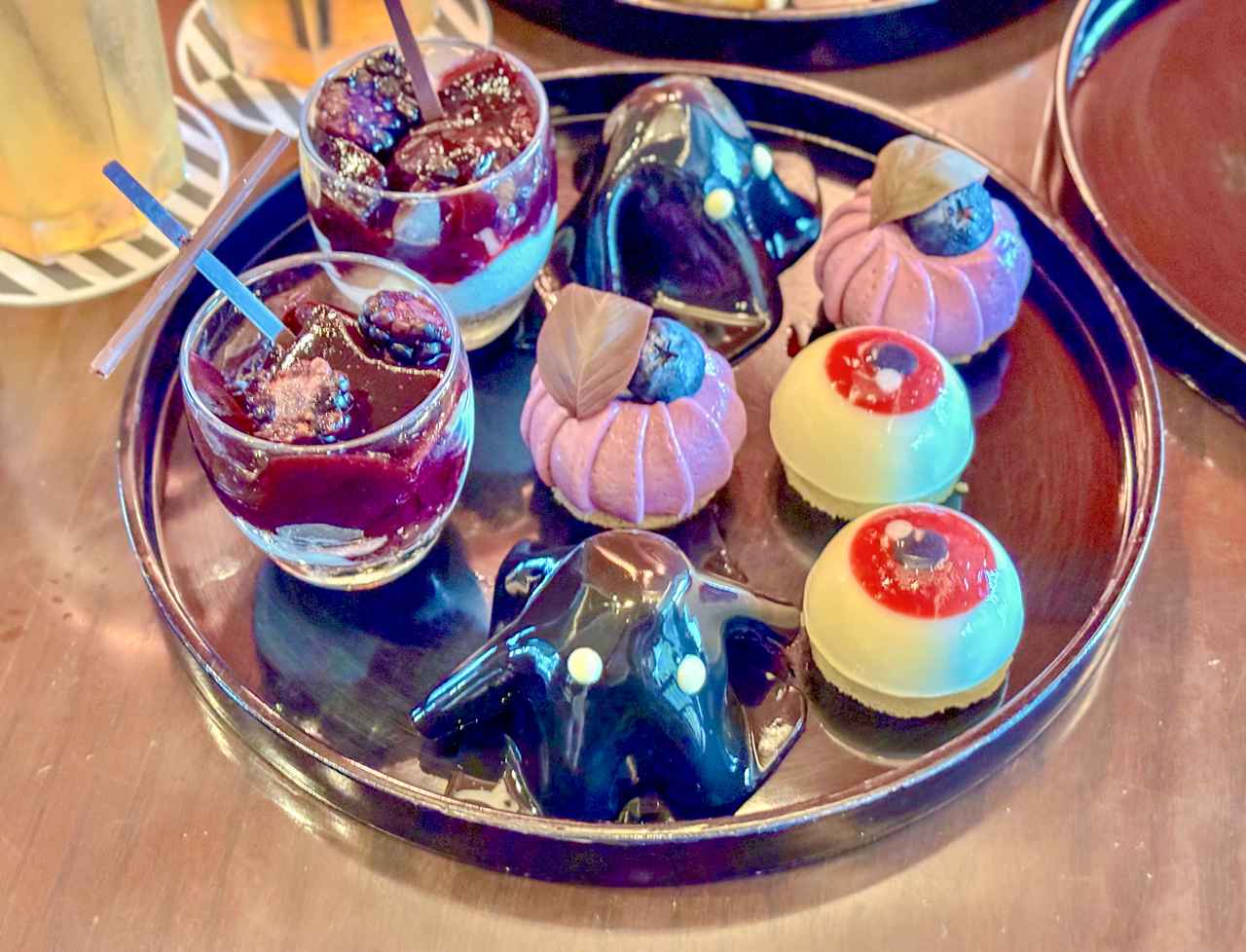 画像2: 目玉やおばけがひそむスイーツたち