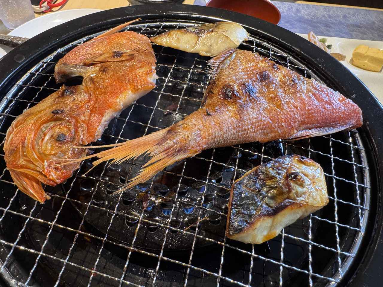 画像: “選ぶ楽しさ”も魅力、豪華海鮮丼で一日のスタートを