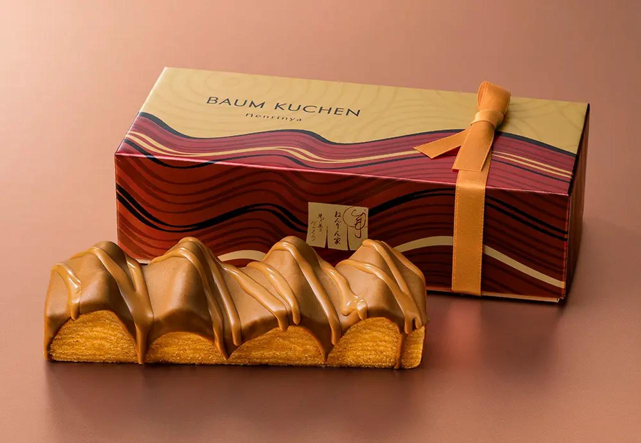 画像: 【商品名】マウントバーム 蜜芋キャラメルデコレ 1本入 【価　格】1,620円(本体価格1,500円) 【販売期間】2025年10月1日(水)～10月31日(金)頃まで 【販売店舗】 ねんりん家 各店(銀座本店・大丸東京店・西武池袋店・そごう横浜店・阪急うめだ店・JR品川駅 エキュート品川店・羽田空港第1ターミナルビル店・羽田空港第2ターミナルビル店)、Ekinaka LAB 東京八重洲南口 パクモグテラス ※表示の価格は参考小売価格です。 ※期間中でも、商品がなくなり次第販売を終了いたします。 ※販売店は予告なく変更する場合がございます。