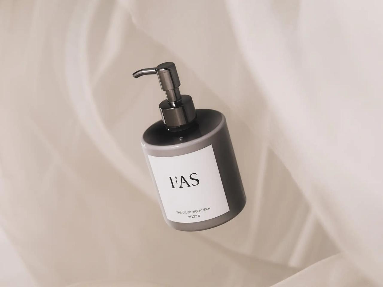 画像: FAS ザ ドレープ ボディミルク(YŪGIRI/HATSUNONE) 内容量 :250mL 価格 :6,930円(税込) 発売日 :2025年10月22日(水)