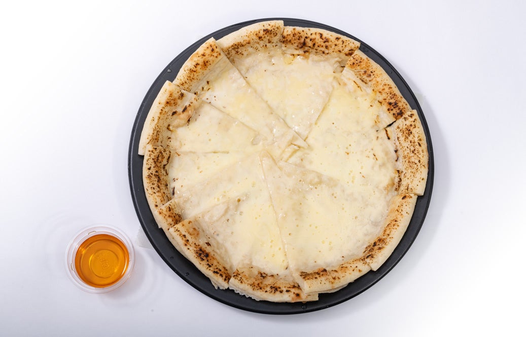 画像: クワトロフォルマッジ ハチミツ付き (12カット:税込4104円)