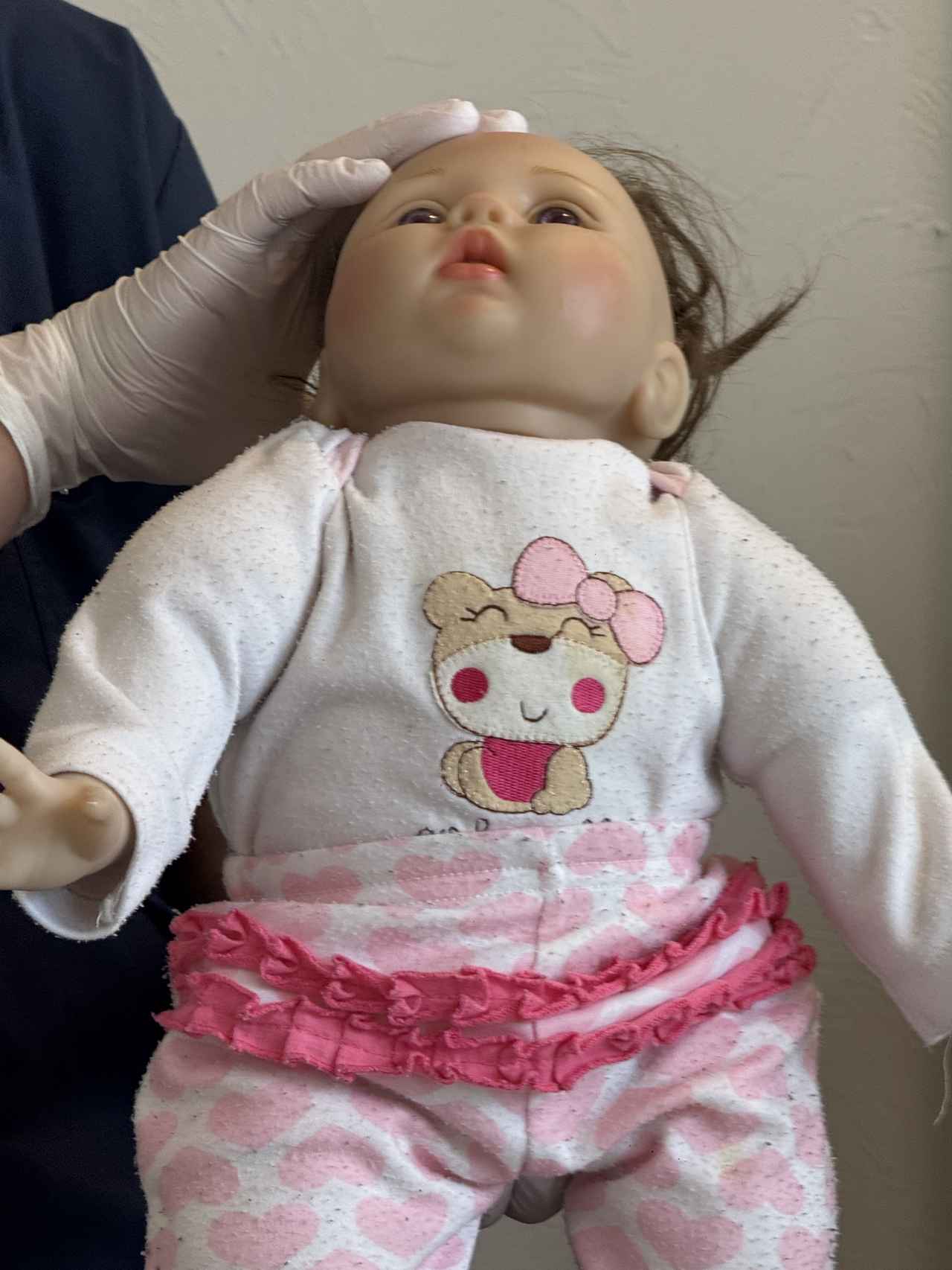 画像: 首からもげるぐらい頭がぐらんとしている赤ちゃん、よくみかけます。