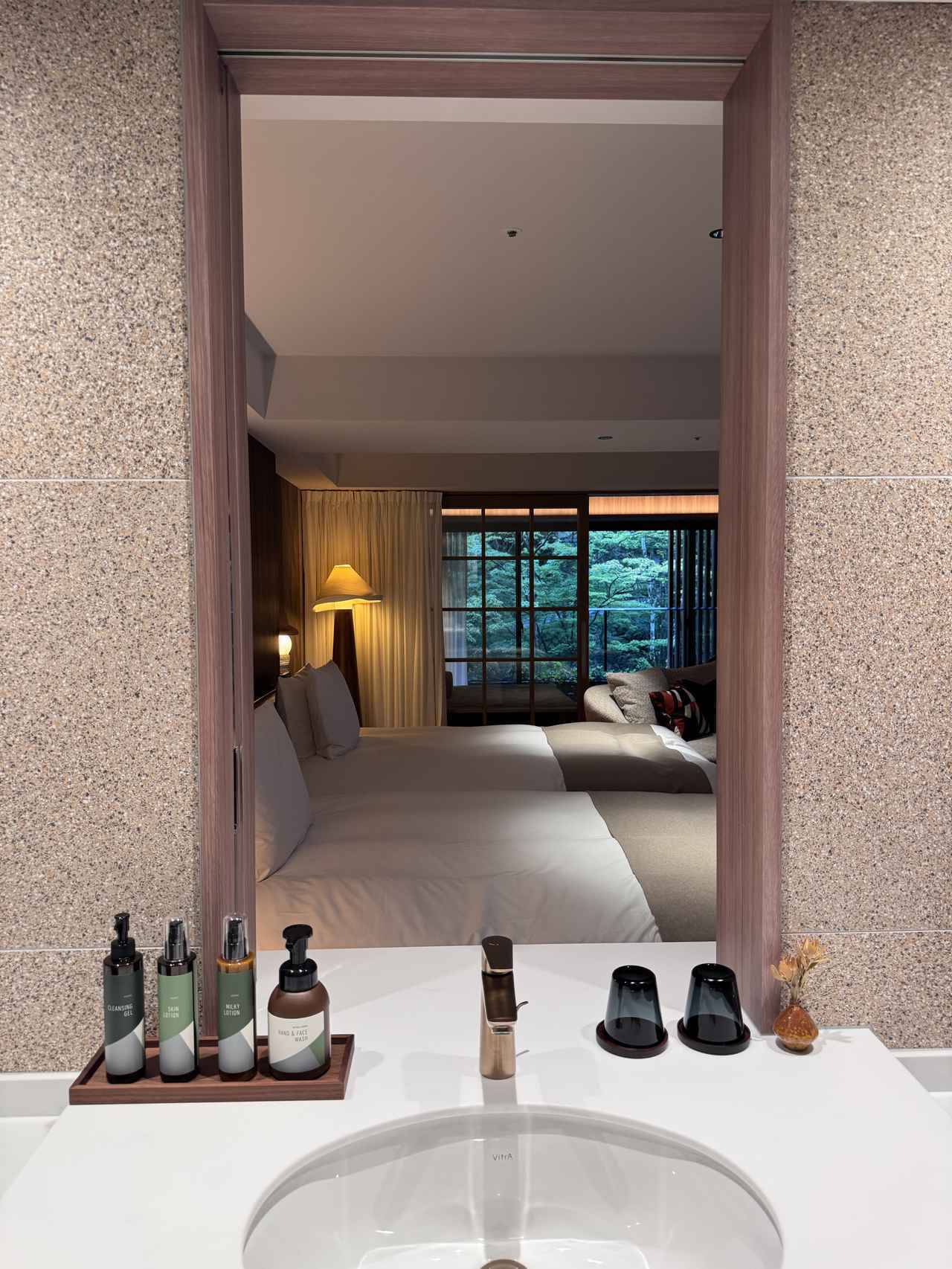 画像: この抜け感がリビング側からも開放感を感じる仕掛けで気に入り、ずっと開けていました。