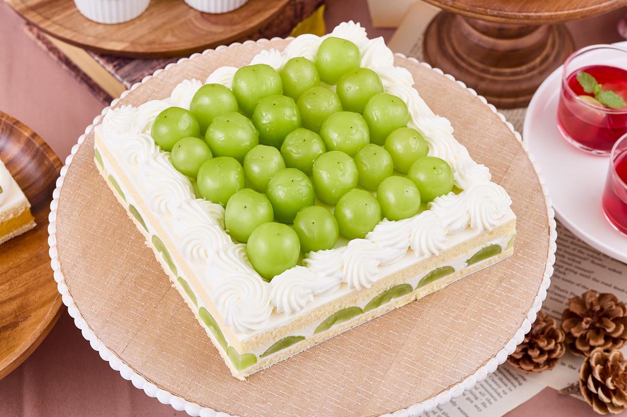 画像: シャインマスカットのショートケーキ