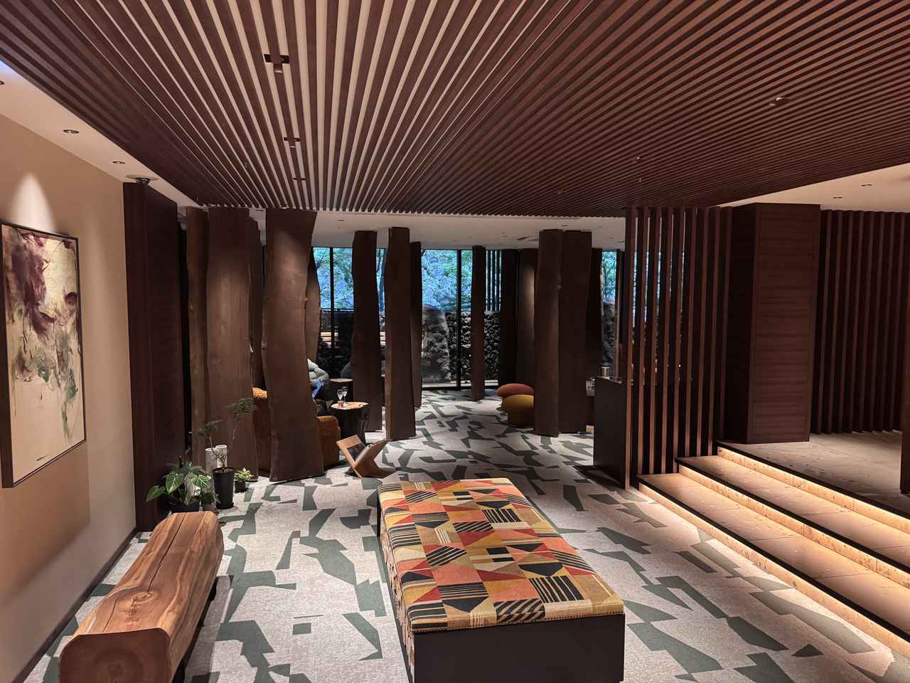 画像: ラウンジエントランス