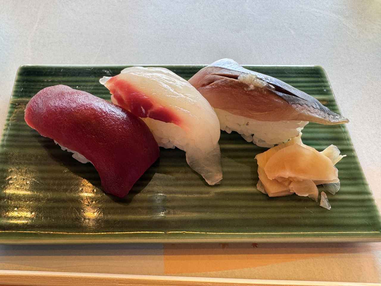 画像: マグロ赤身、天然真鯛、サンマ