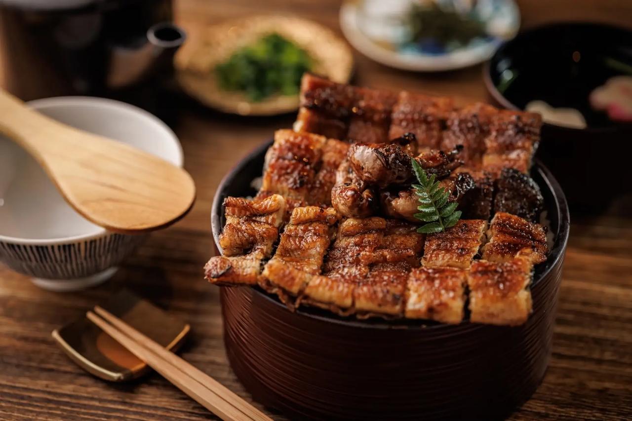 画像: 名古屋名物本格炭焼きのひつまぶしが2500円(税込)から