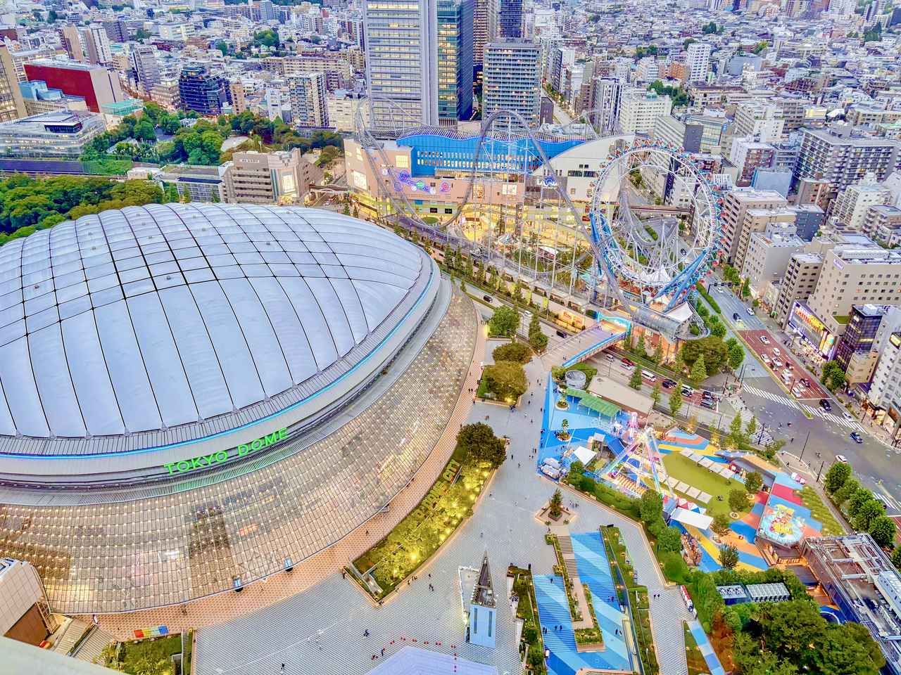 画像1: 絶景と花のオブジェに包まれる空間演出