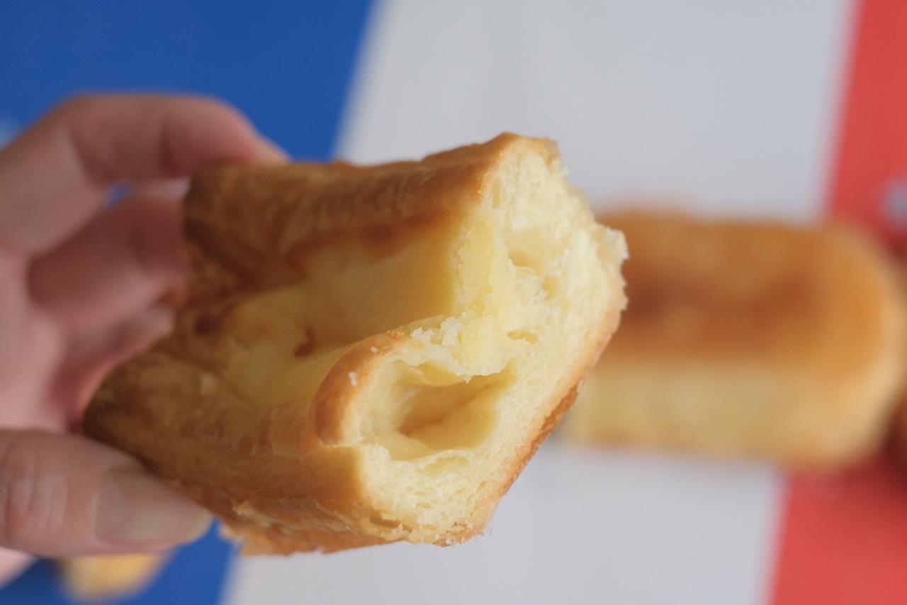 画像: こちらはチーズケーキ×クイニーアマンということで口の中に広がる程よい酸味×じゅわっと濃厚バター感を味わうことができる一品。しっかりチーズケーキなのに、土台はクイニーアマン！食感のコントラストが印象的です。