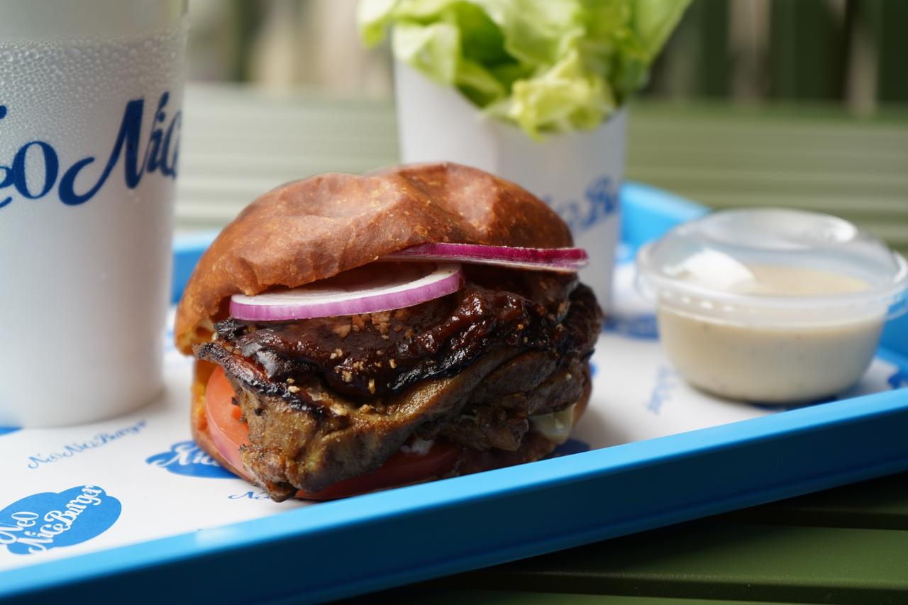 画像: タンドリーチキンバーガー