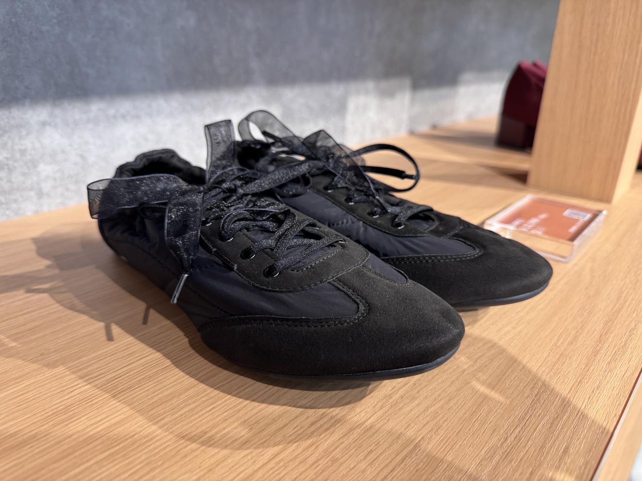 画像1: ベラ・ハディッドも着用♡VIVAIAの新作「Yancy」で叶える軽やかスニーカースタイル