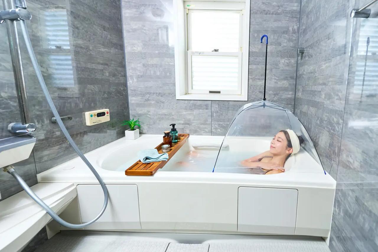 画像1: 傘をかぶるだけで、浴室がミストサウナ空間に