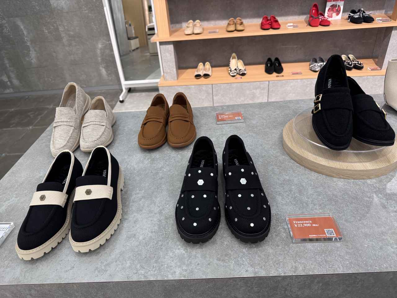 画像7: ベラ・ハディッドも着用♡VIVAIAの新作「Yancy」で叶える軽やかスニーカースタイル