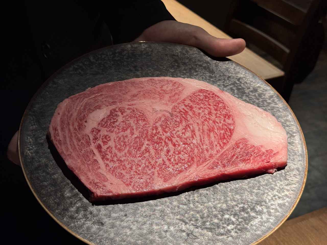 画像1: 厚切りリブロース✖極厚シャトーブリアン——焼肉の“ご褒美”がここに