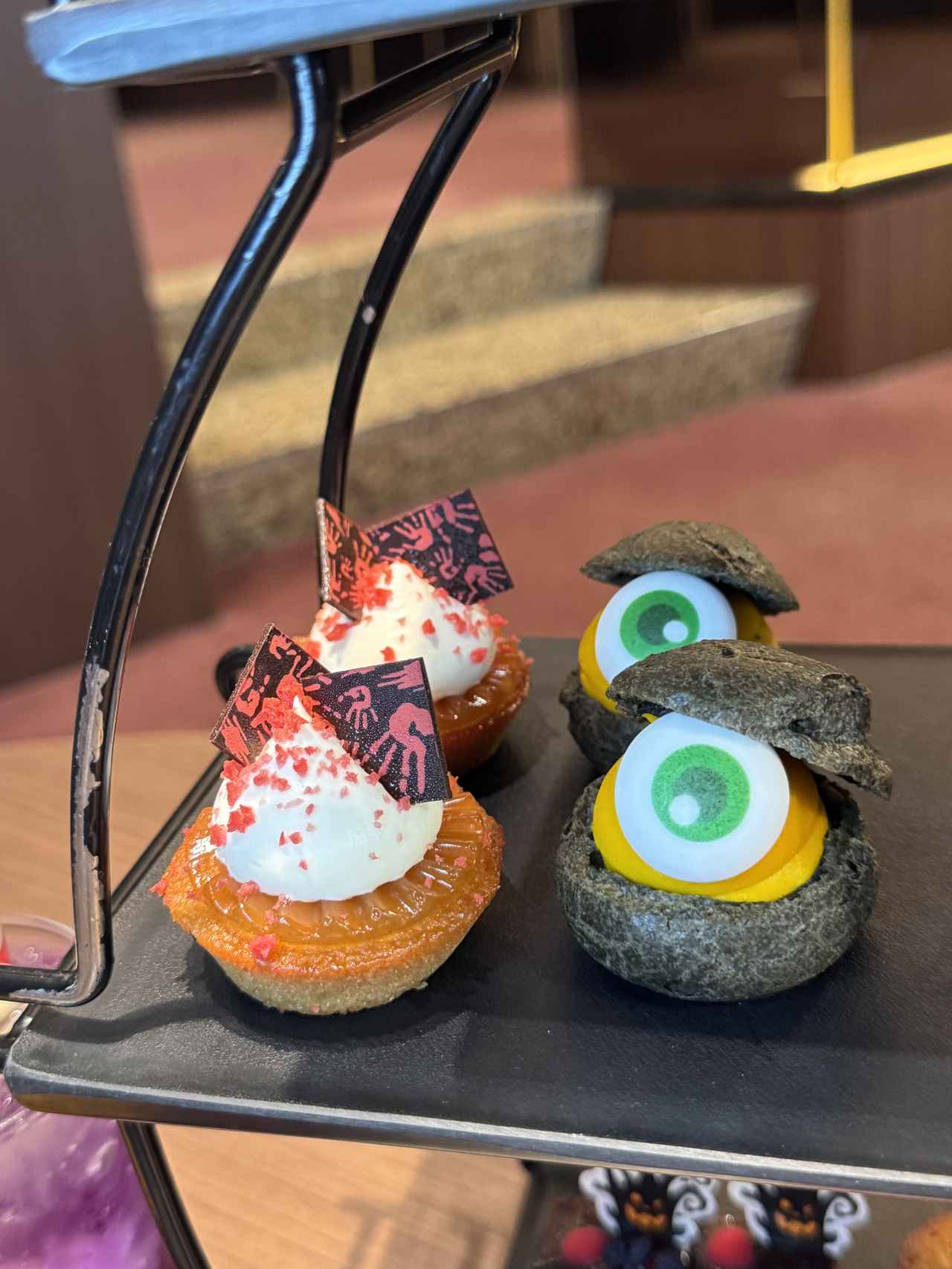 画像: 柿ゼリーとフィナンシェケーキ パンプキンクリームパフ