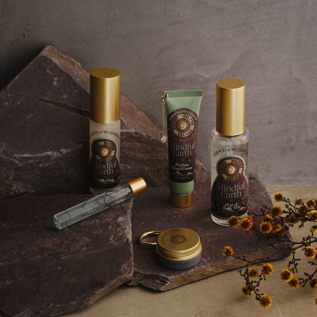 画像4: ラメ入りジェルパフューム \1,650、パフュームハンドクリーム \1,320、ヘアボディミスト \1,650、チャーム付きマルチバーム \1,980、ネイルオイル \1,650