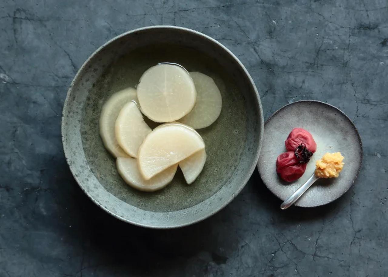 画像: スッキリダイコン/ウメ&ミソ ファスティング終了後はスッキリダイコンで総仕上げ。大根の食物繊維と梅干のクエン酸を一緒に召し上がっていただくのがポイントです。