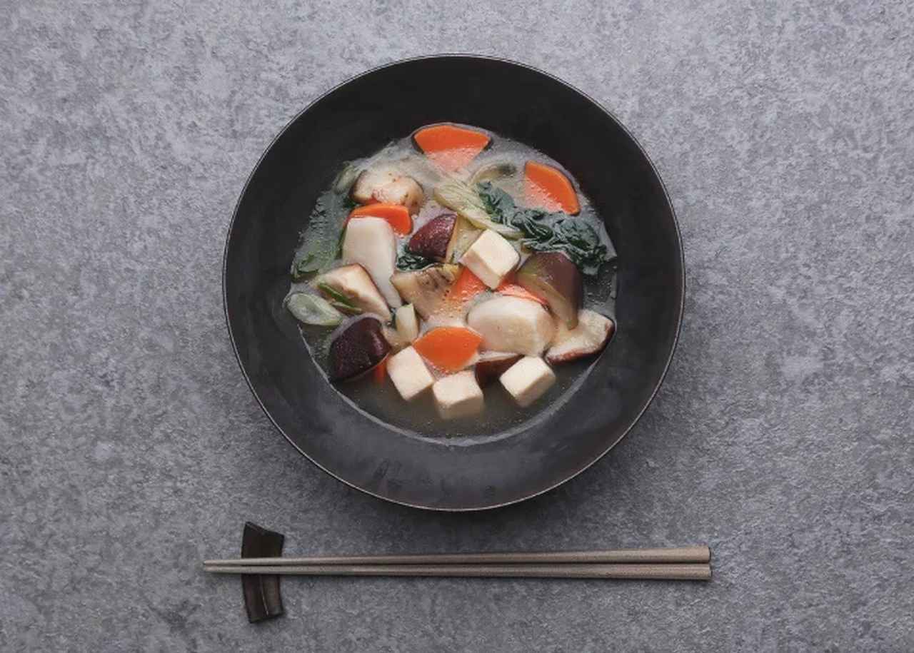 画像: プラントベース スープ<和> 6種の野菜の旨みとコクが楽しめる具沢山スープ。 低GIの和素材と多数のお野菜で腹持ち良く。