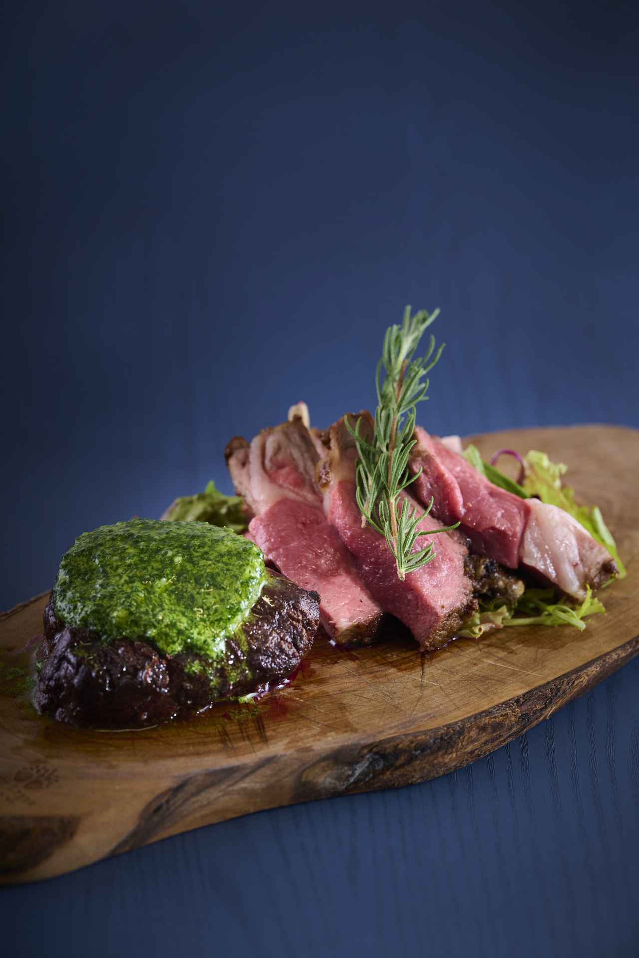 画像: 英国産ラム2種の炭火焼き / 3,280円