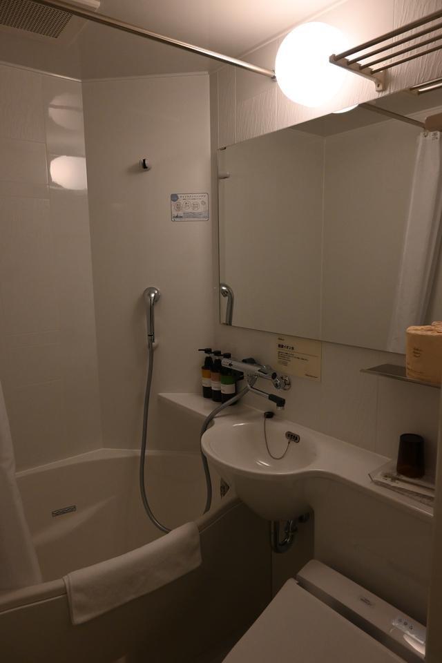 画像2: 広々ツインルームでゆったり滞在