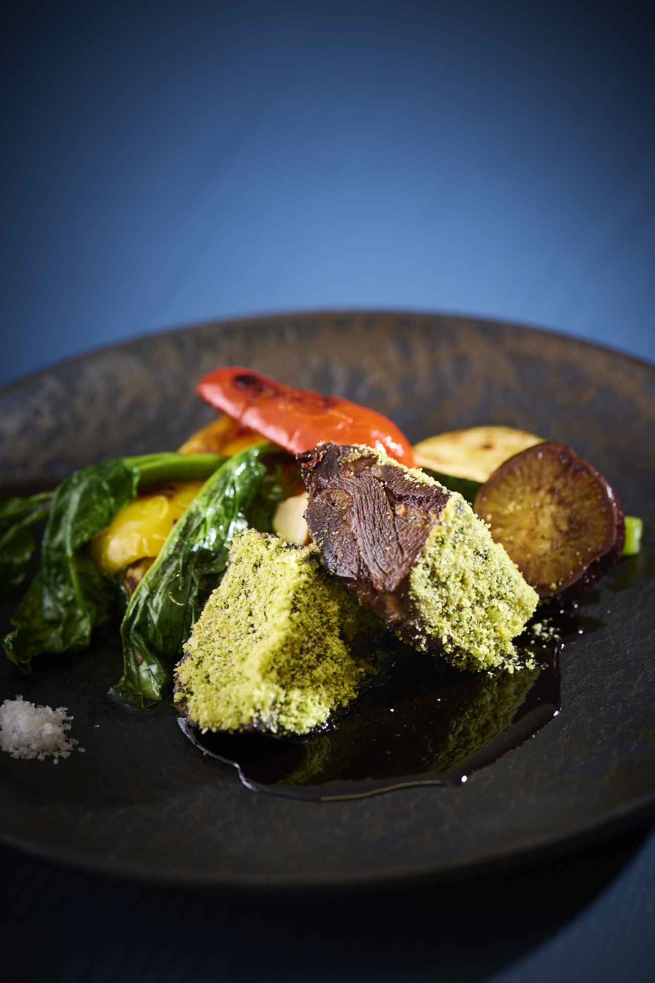 画像: 英国産牛タンのコンフィ ペルシャード仕立て / アラカルト 200g 3,080円 ※コース内選択の場合、プラス料金が発生する場合がございます