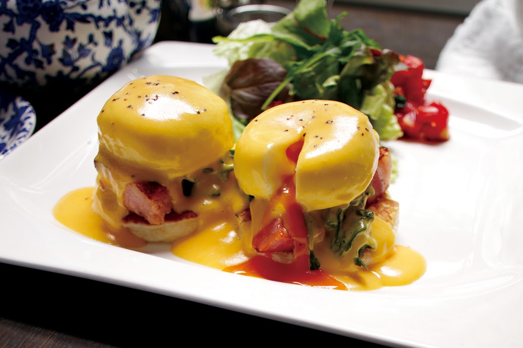 画像: おすすめメニュー②:トリントンのエッグベネディクト コンビネーション