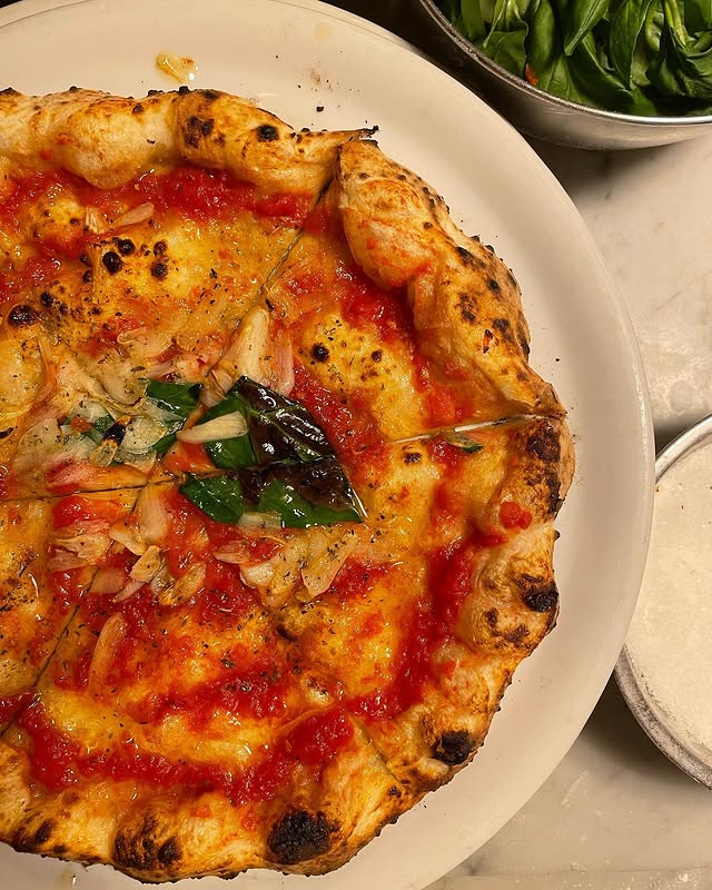 画像3: 【麻布十番×とっておきの一軒】「SAVOY」のカウンタースタイルの窯焼きピザが今アツい