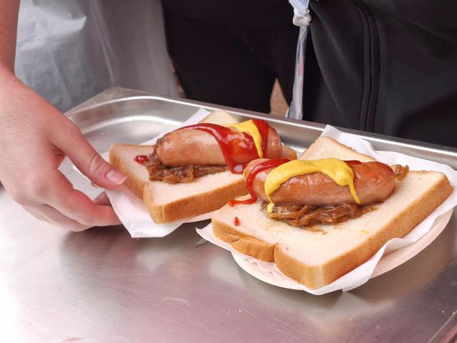 画像2: ソーセージシズル試食イベント