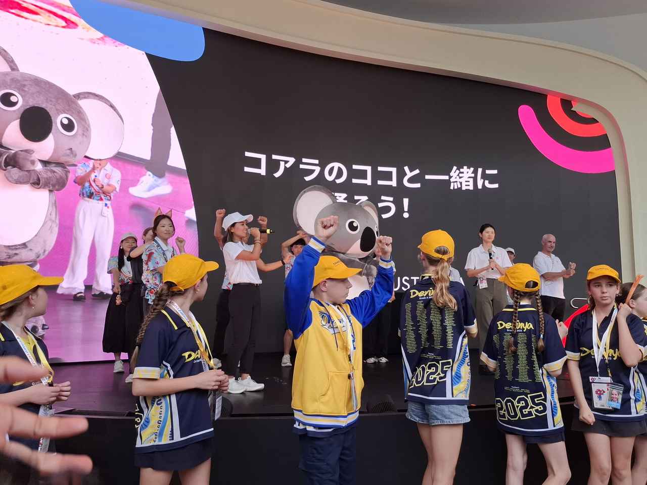 画像: ココちゃんとのダンスタイム