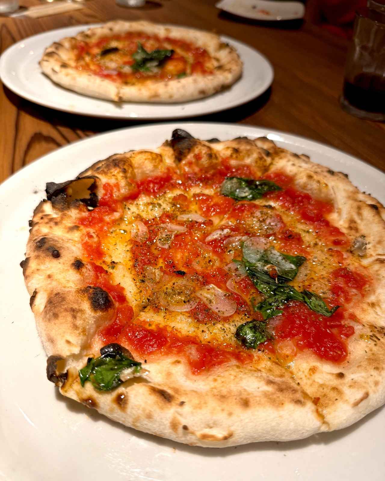 画像1: 【麻布十番×とっておきの一軒】「SAVOY」のカウンタースタイルの窯焼きピザが今アツい