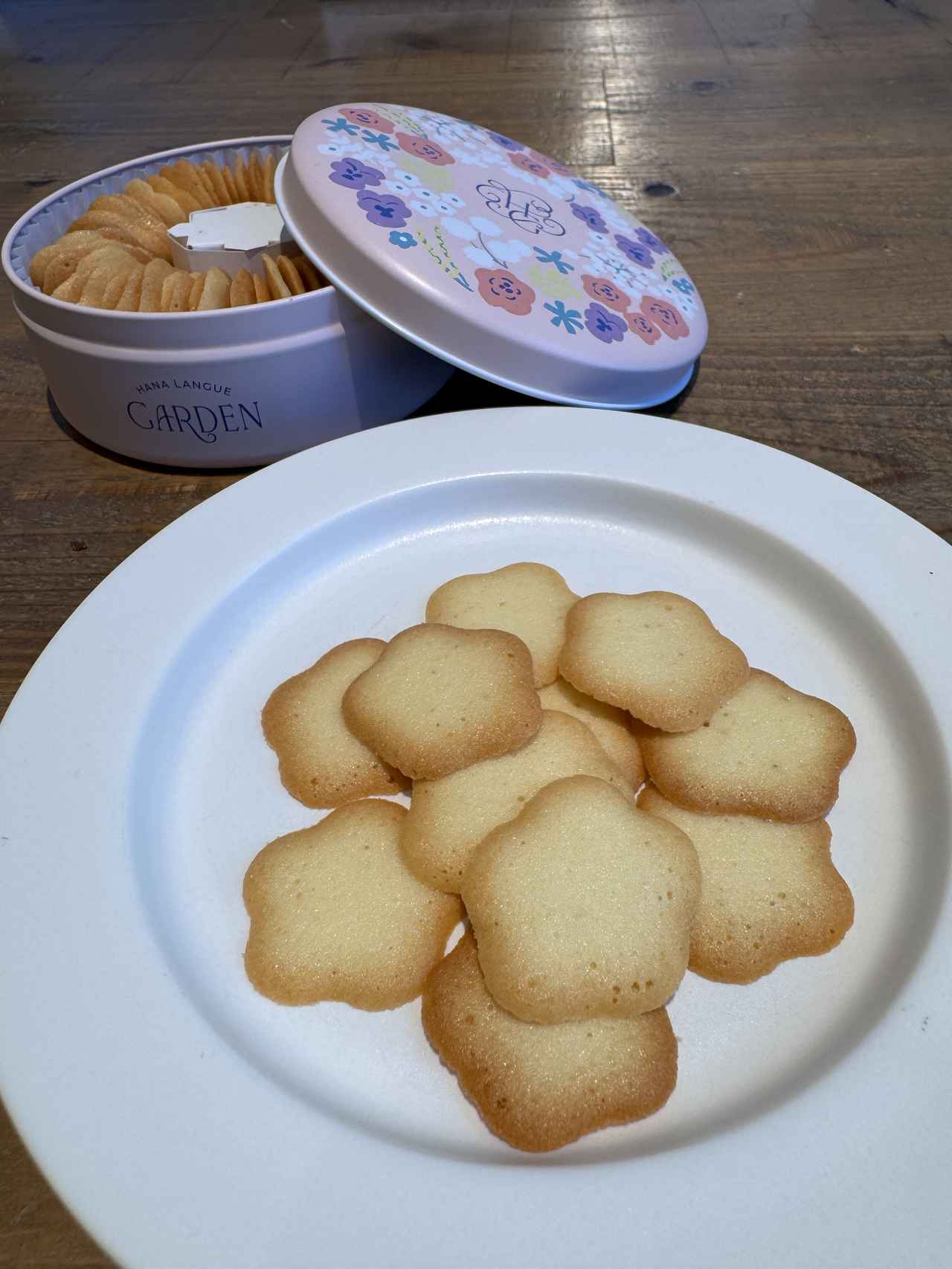 画像: 花クッキー缶 ：1,944円（税込）