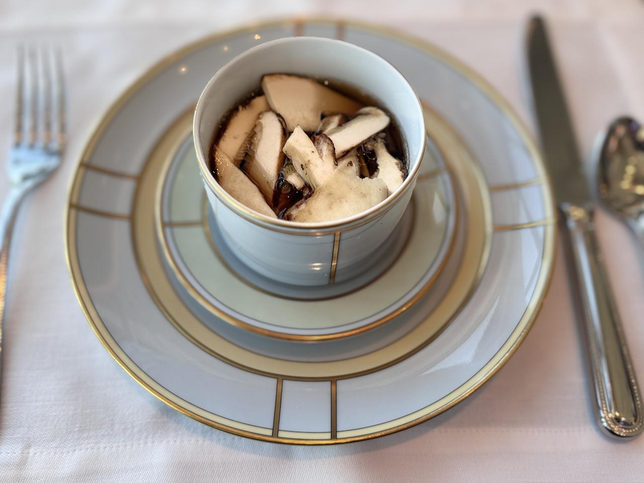 画像9: 世界最高峰のラグジュアリー「ウォルドーフ・アストリア」が大阪に誕生♡吹き抜け空間で味わう優雅なアフタヌーンティー